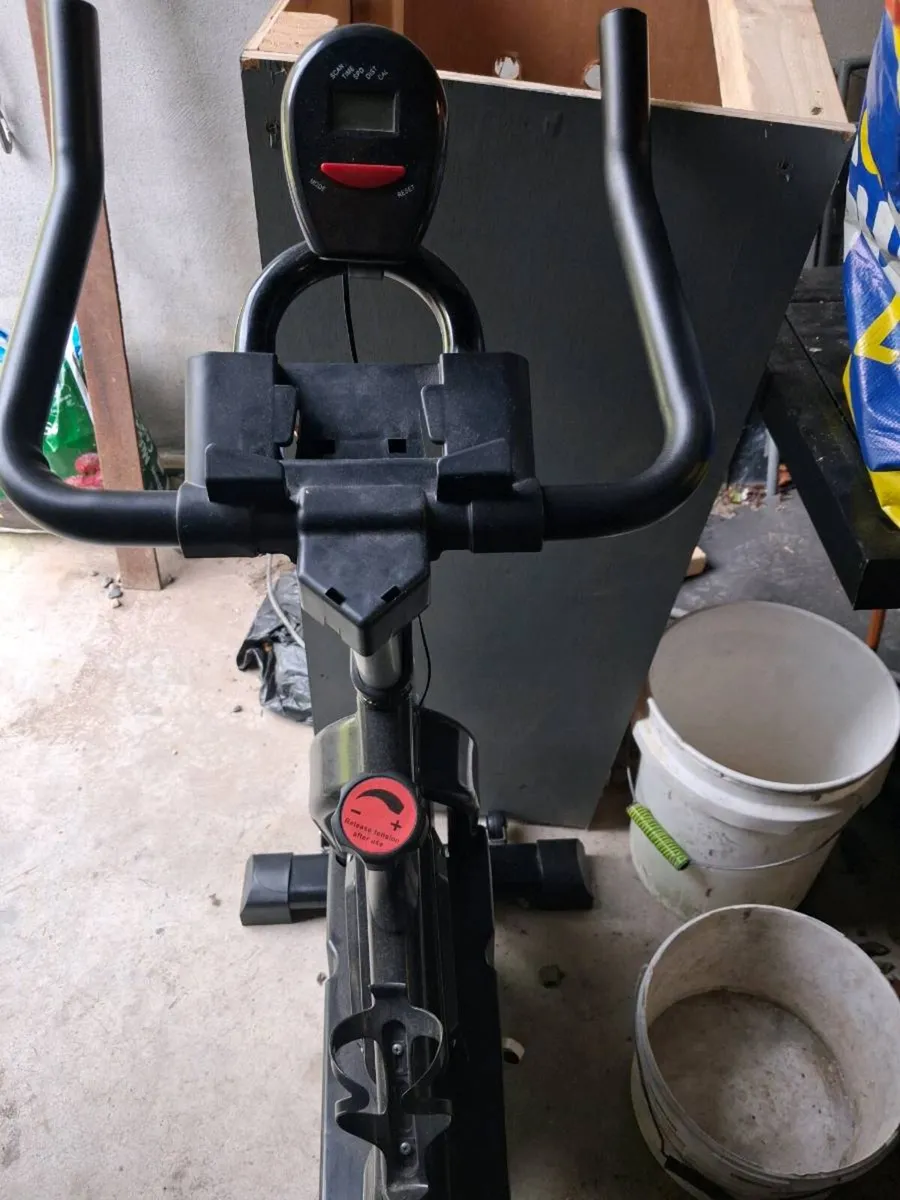 Exercise bike - Image 2