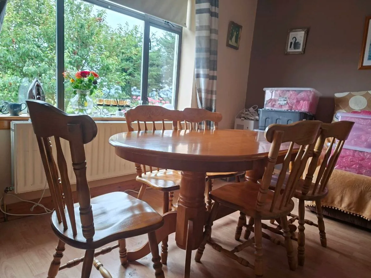 Dining table and 6 chairs. - Image 2