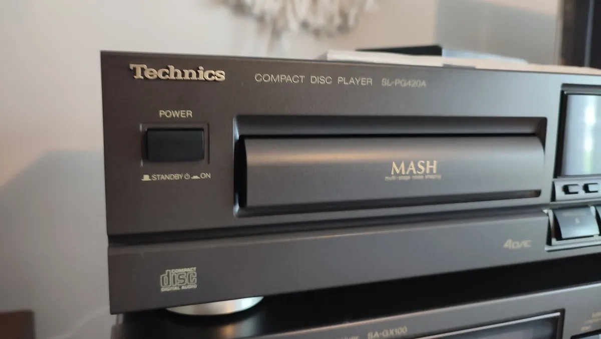 TECHNICS SL-PG420A, CD Player. Like New. Remote! - Image 3