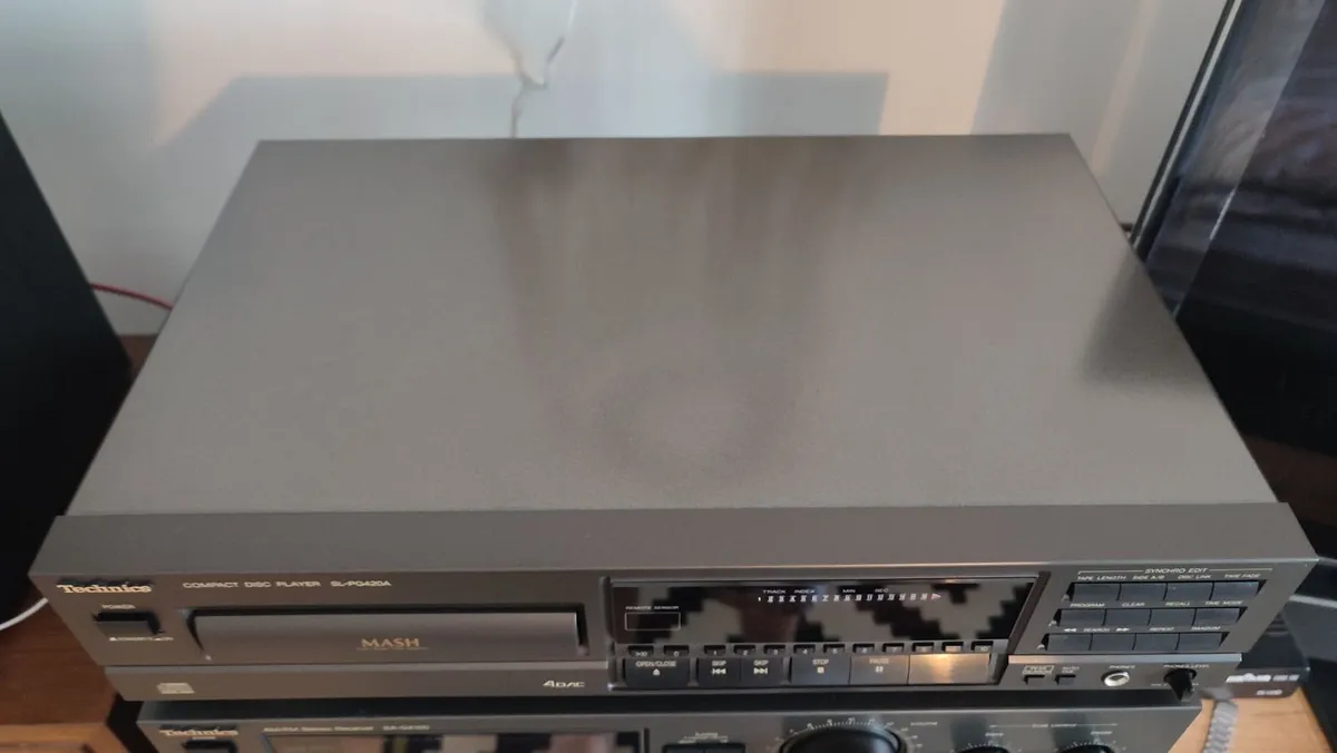 TECHNICS SL-PG420A, CD Player. Like New. Remote! - Image 4