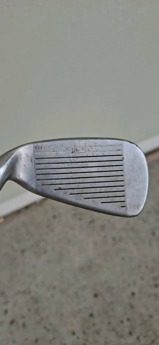 Titleist DCI 4 iron - Image 2