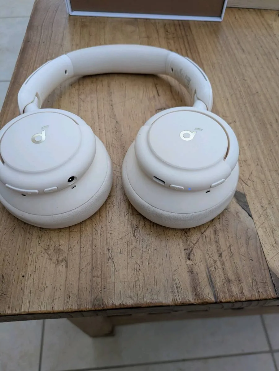 Anker soundcore Q30 - Image 1