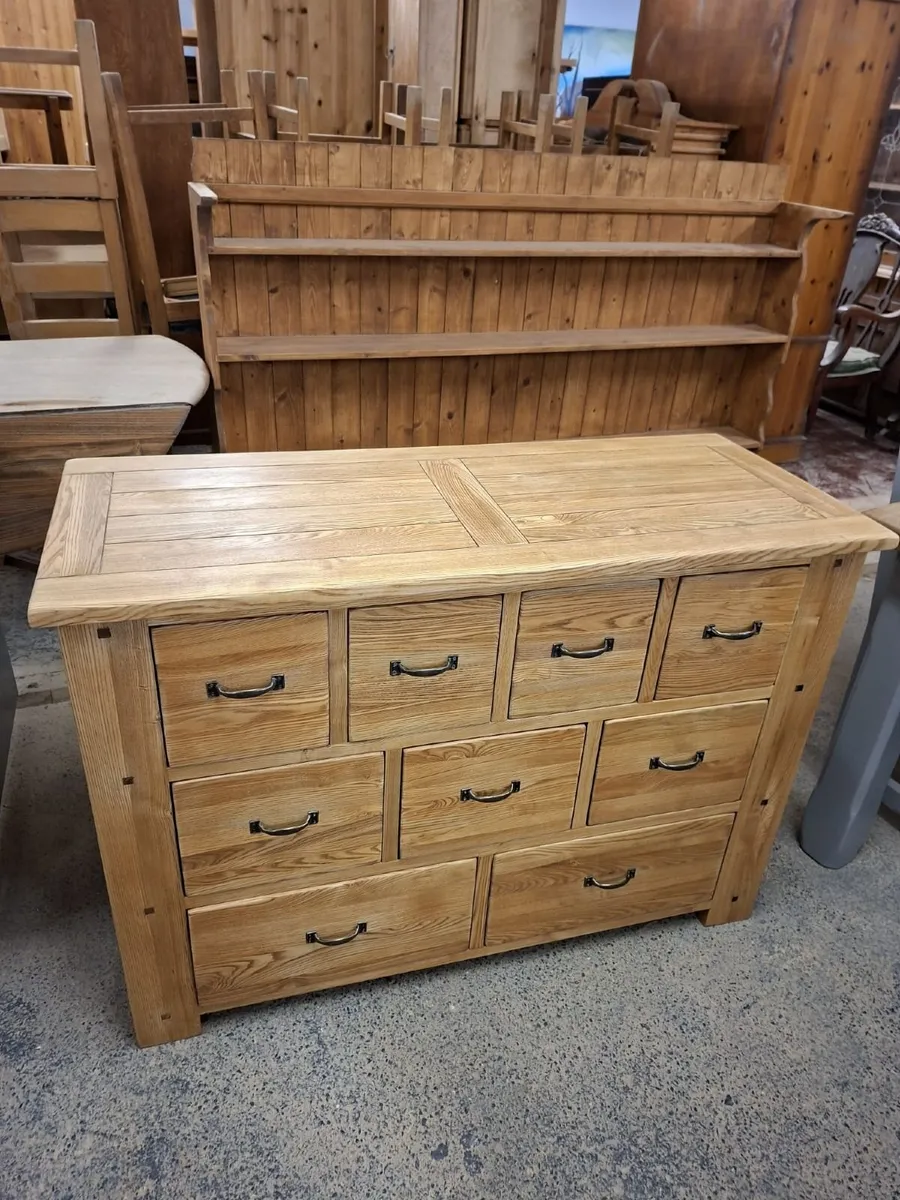 Solid light oak chest of drawers - Image 2
