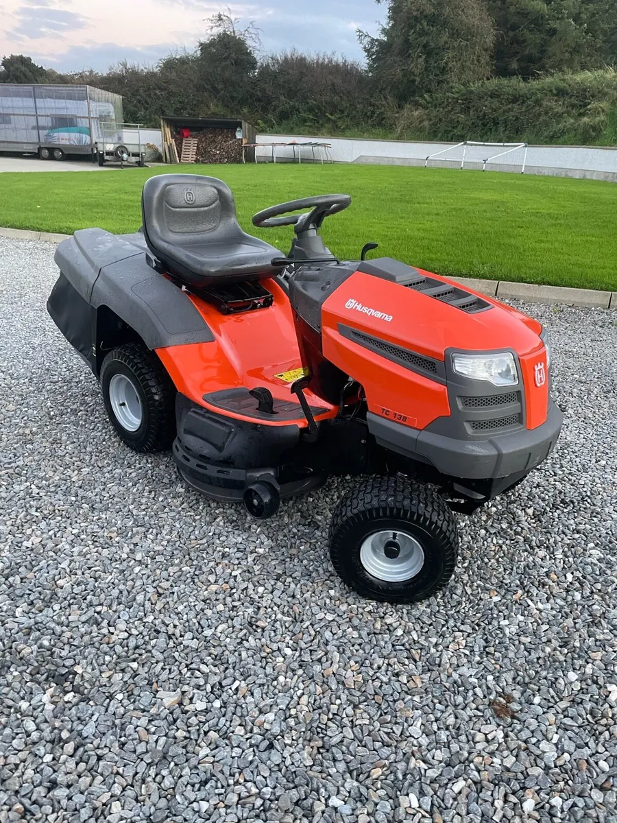 2020 Husqvarna TC138 lawnmower - Image 4