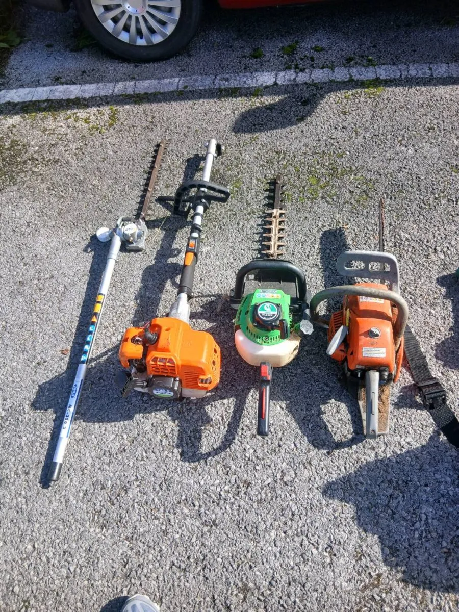 2 HEDGE CUTTERS 1 CHAINSAW - Image 1