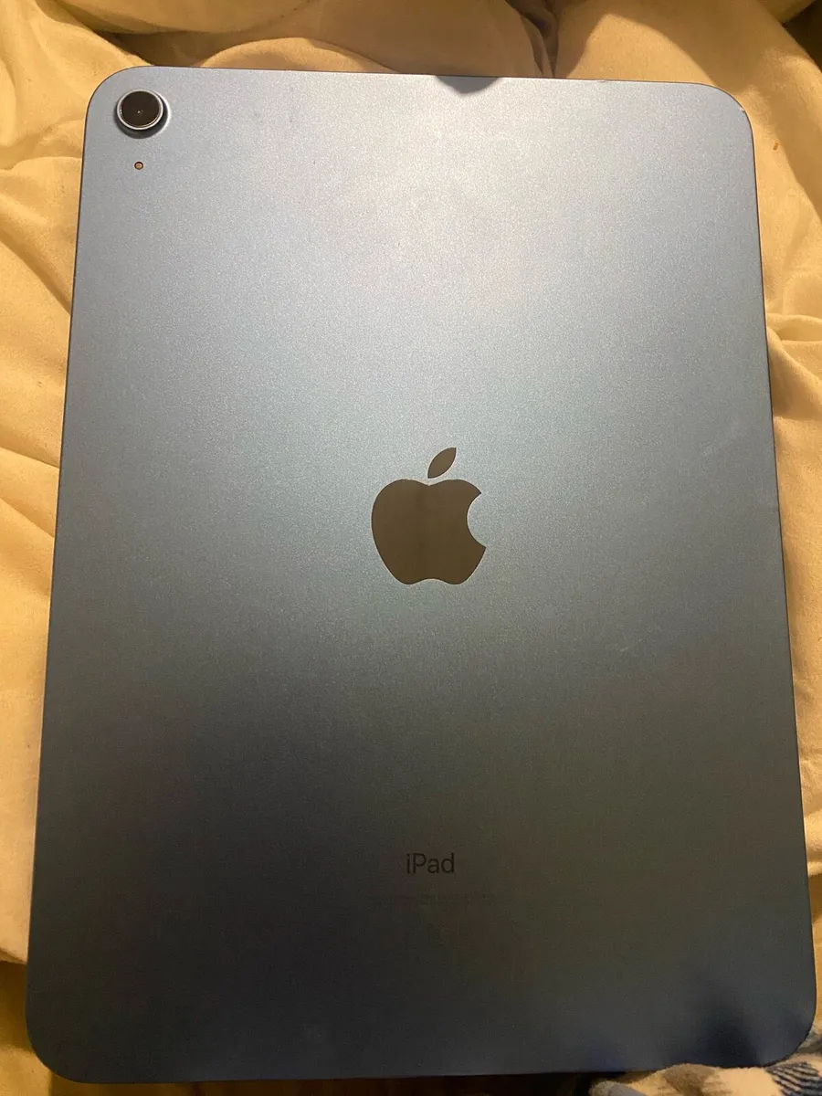 iPad 10th gen 64gb - Image 1