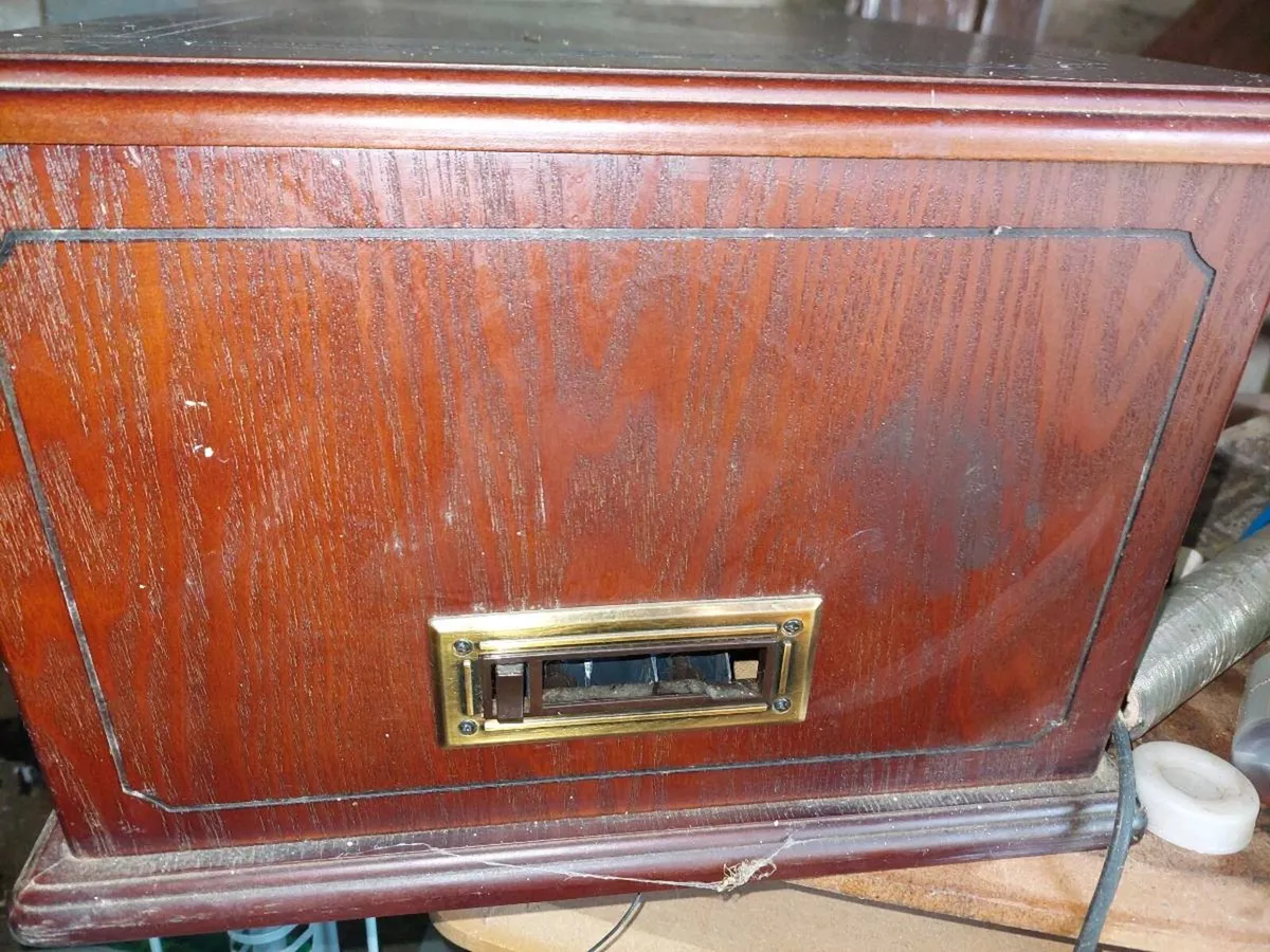 Record, CD, Tape and Radio - Image 3