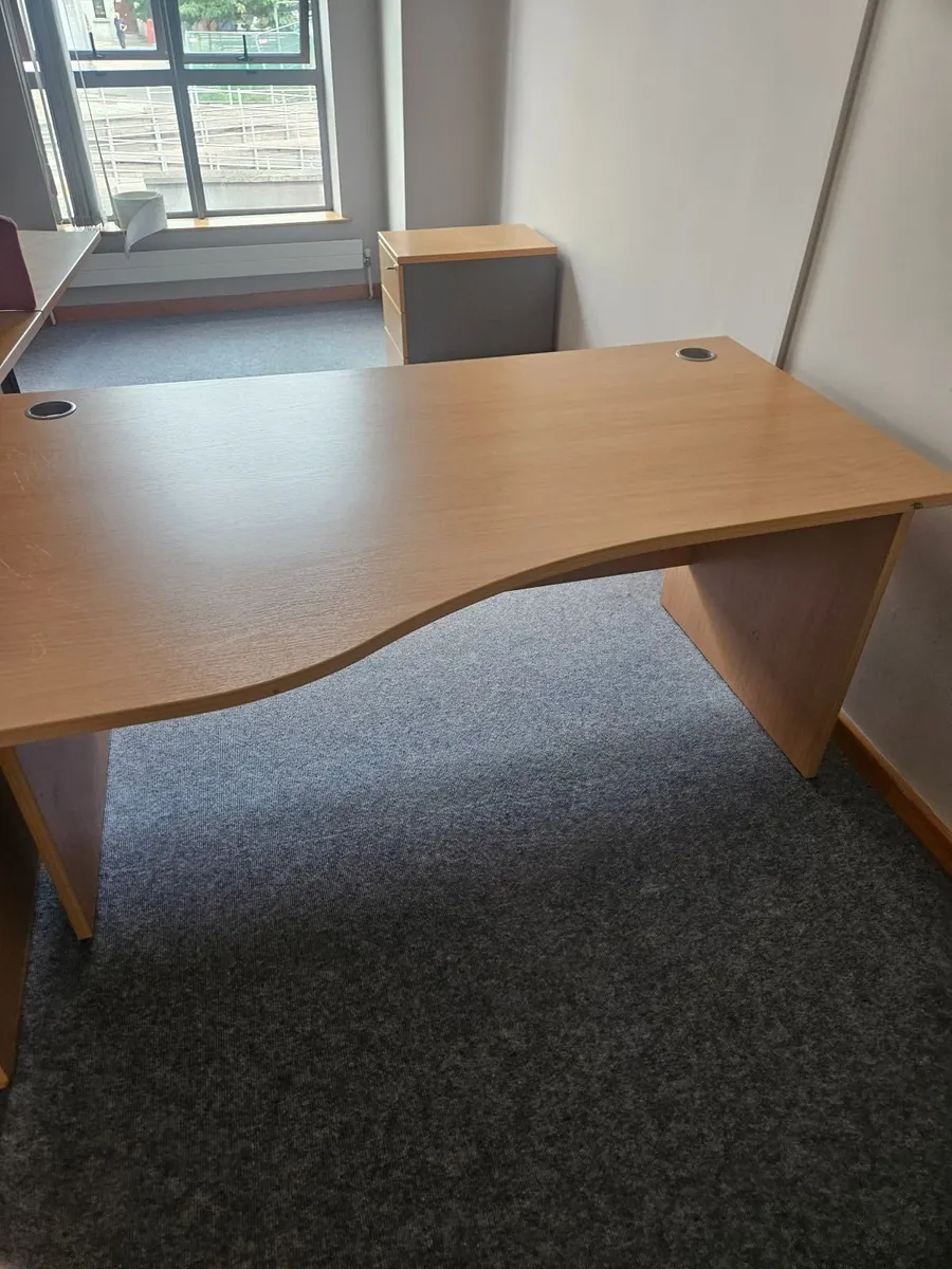 Office furniture - Image 2