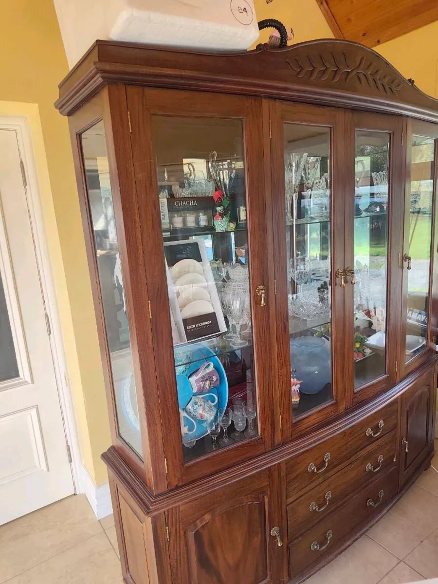 Mahogany dresser - Image 2