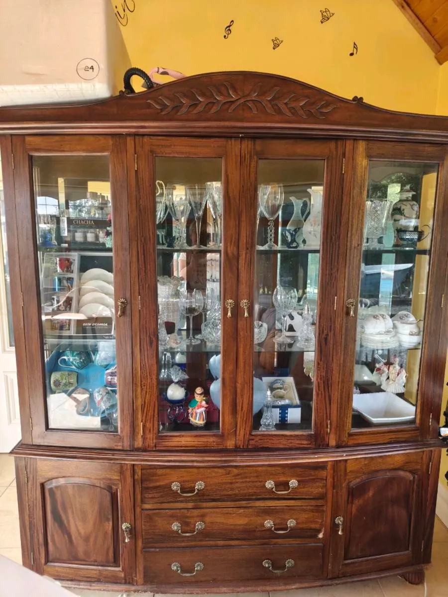 Mahogany dresser - Image 1