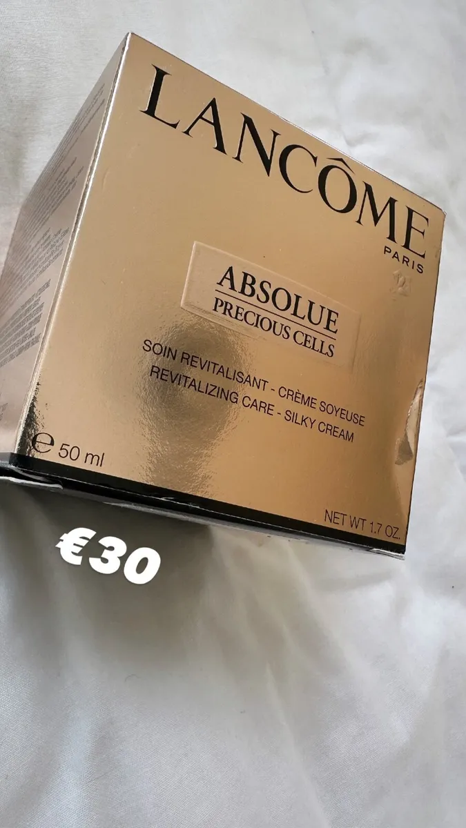 Beauty, face creams, cosmetics - Image 1