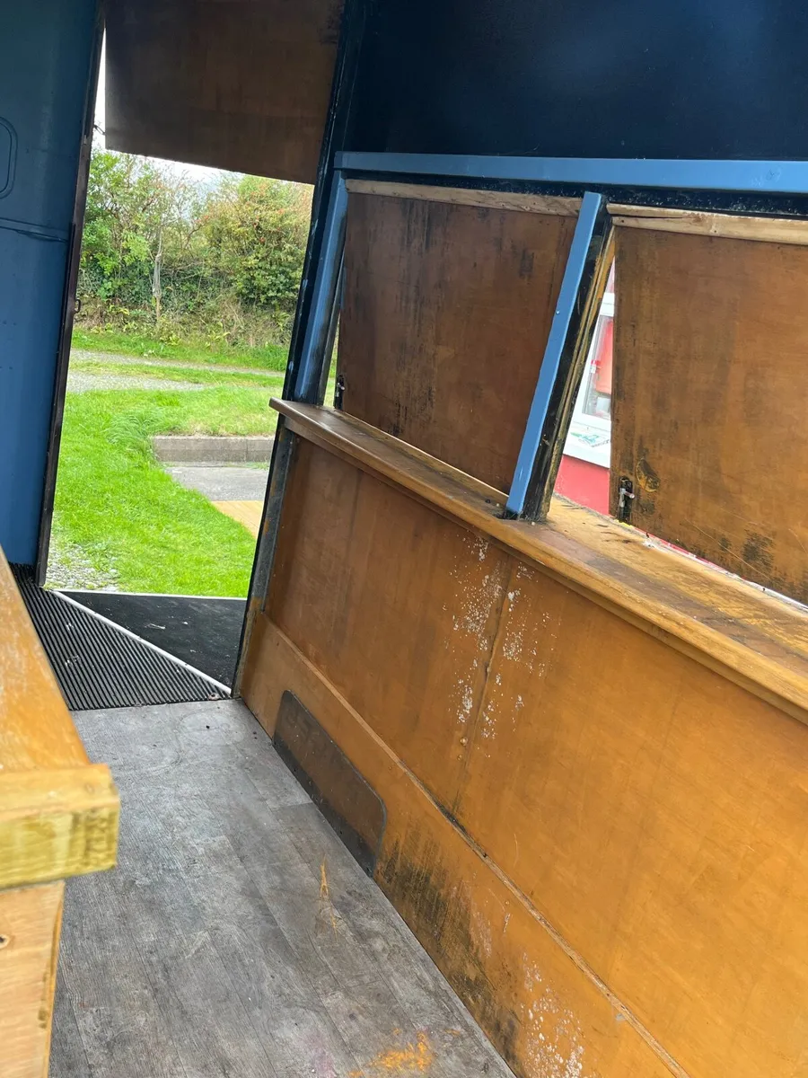 Coffee Trailer - Image 4