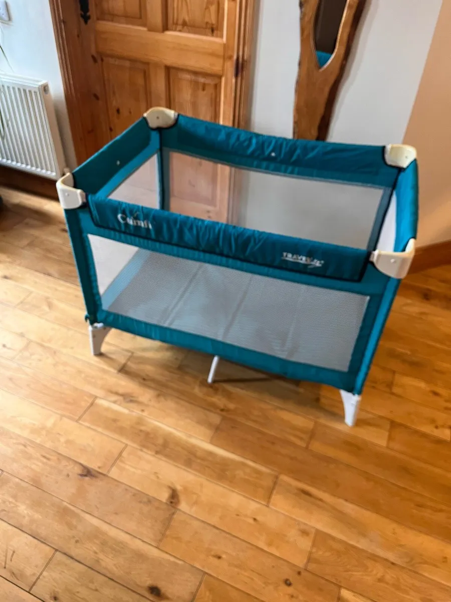 Travel cot - Image 1