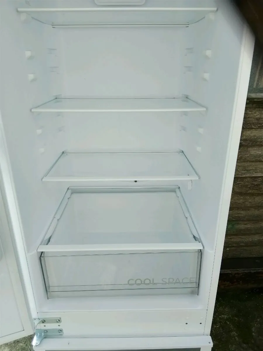 Hoover fridge freezer - Image 2