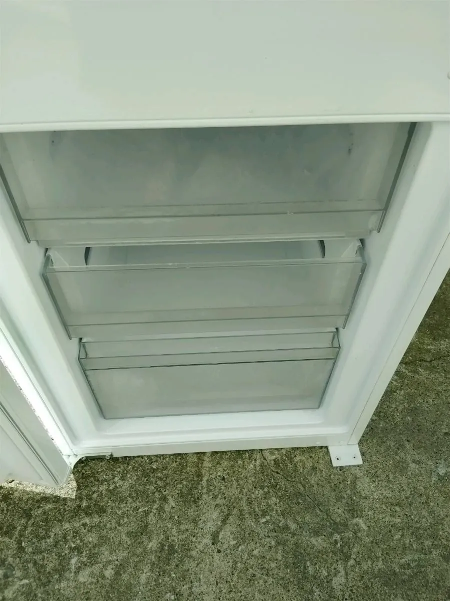 Hoover fridge freezer - Image 4