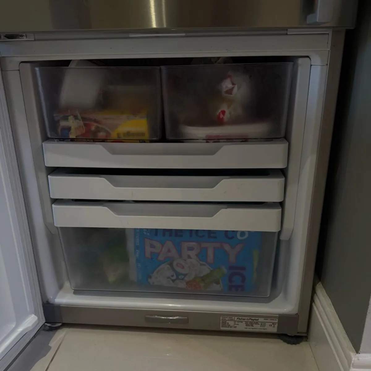 Fisher & Paykel E402BLX2 Frost-Free Fridge Freezer Stainless Steel Excellent Condition - Image 4