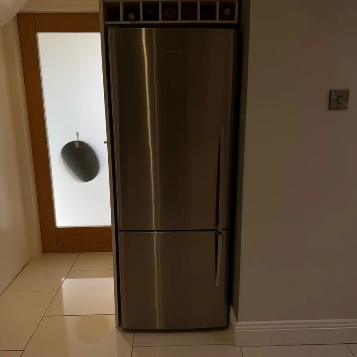 Fisher & Paykel E402BLX2 Frost-Free Fridge Freezer Stainless Steel Excellent Condition - Image 1