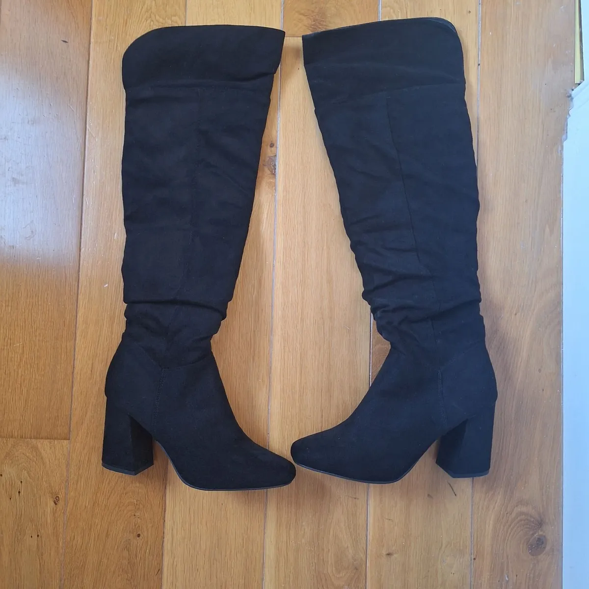 Over the knee boots size 7 - Image 1