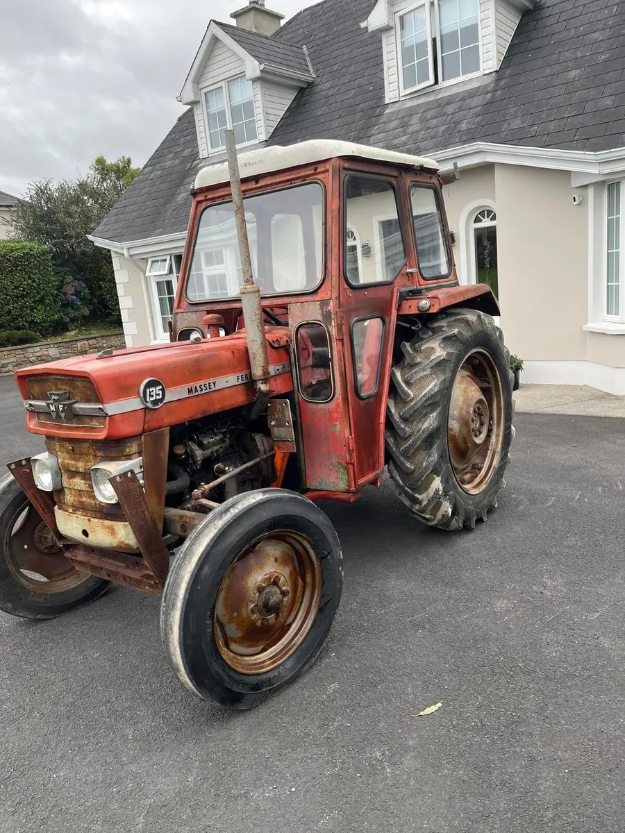 135 Massey Ferguson - Image 1