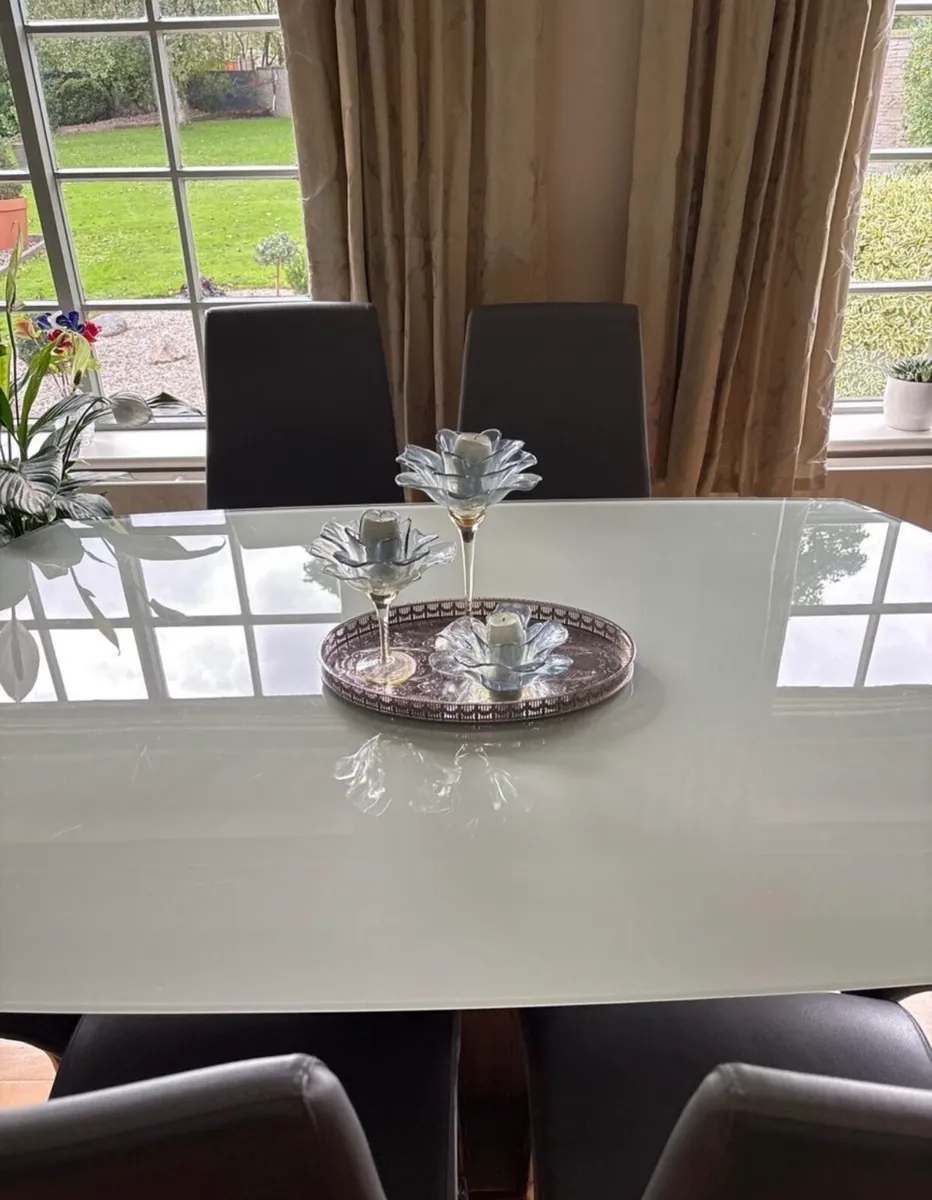 Dining room table and chairs - Image 2