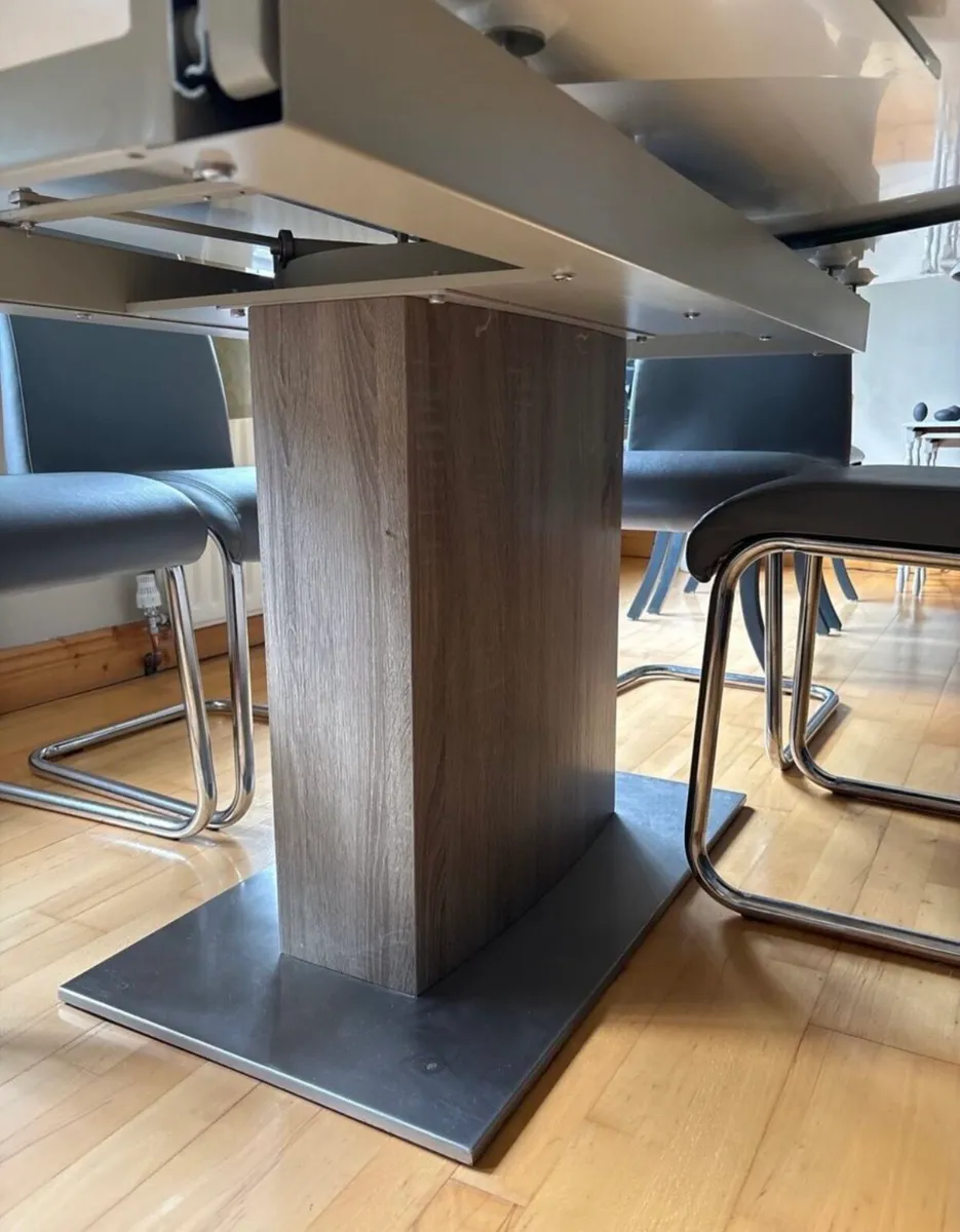 Dining room table and chairs - Image 3