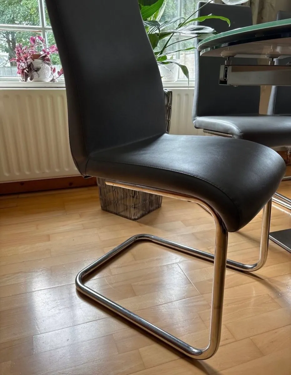 Dining room table and chairs - Image 4