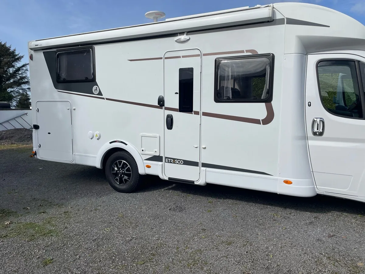 2023 Etrusco 7300sb - Image 3