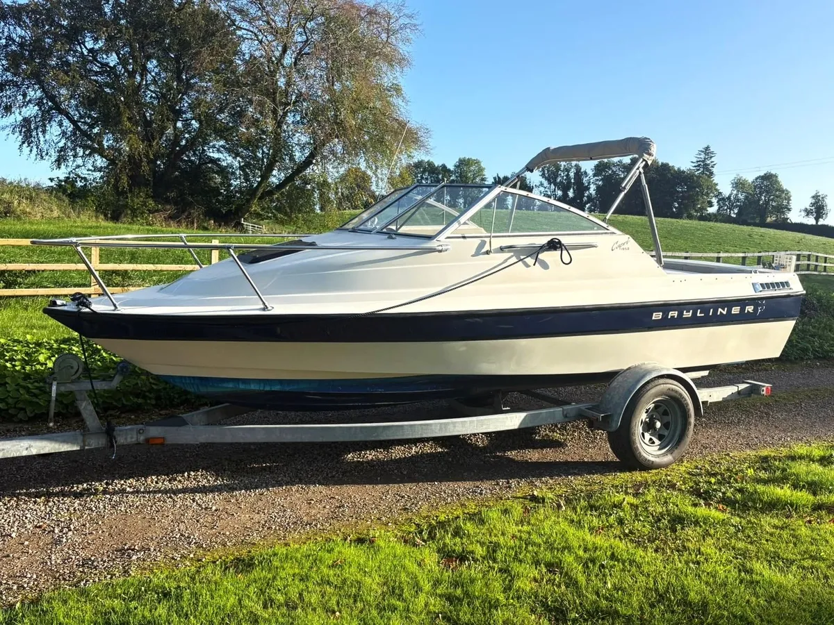 Bayliner 1952 Cuddy Cabin 3.0 Mercruiser - Image 1