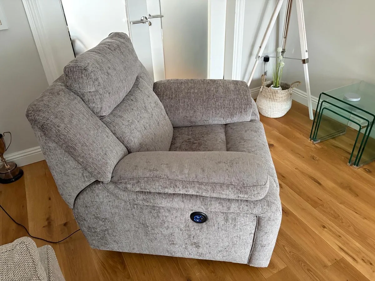 Chair - Image 4