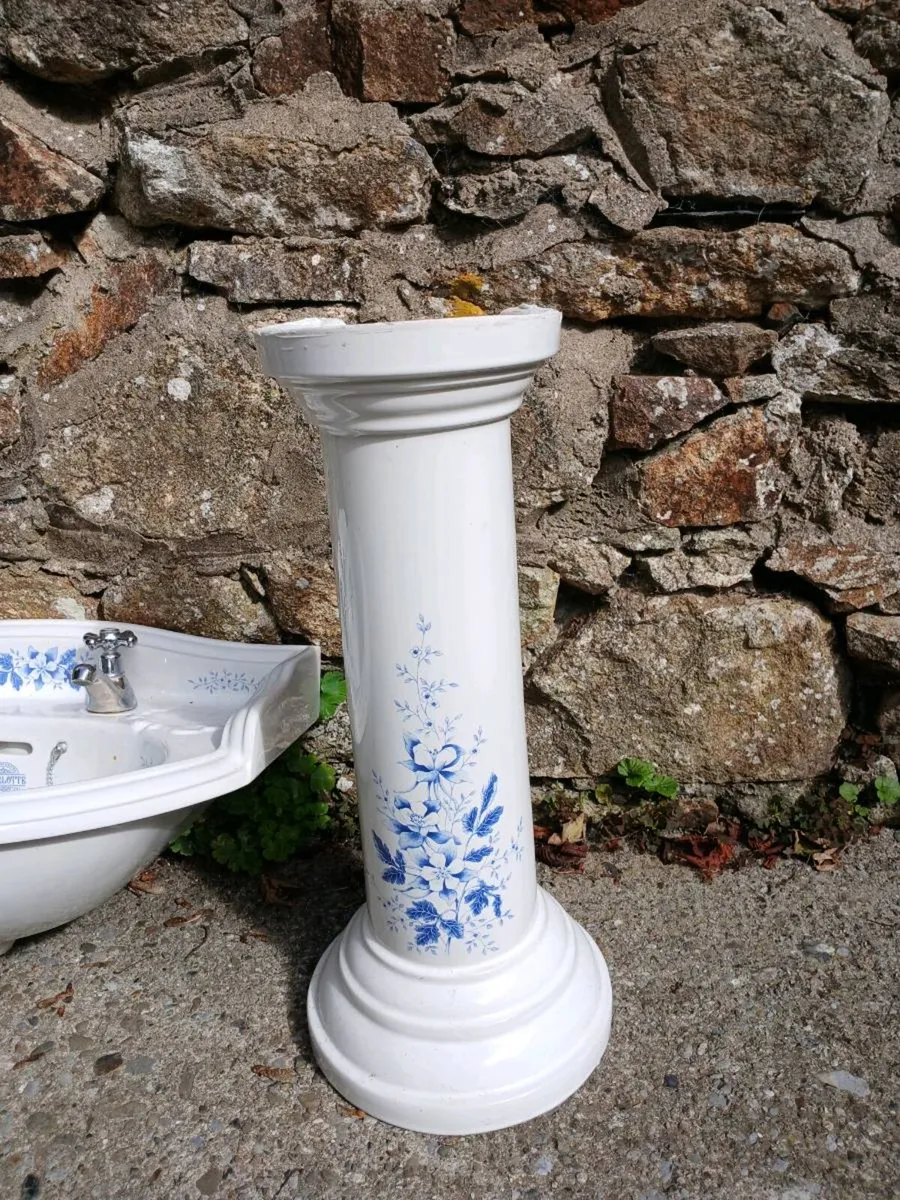 Floral sink & pedestal - Image 3