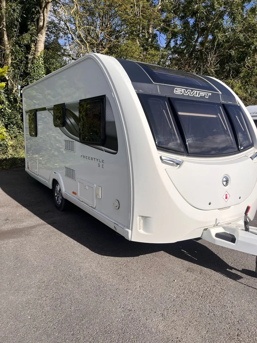 Swift freestyle 4 berth fixed bed air awning - Image 3