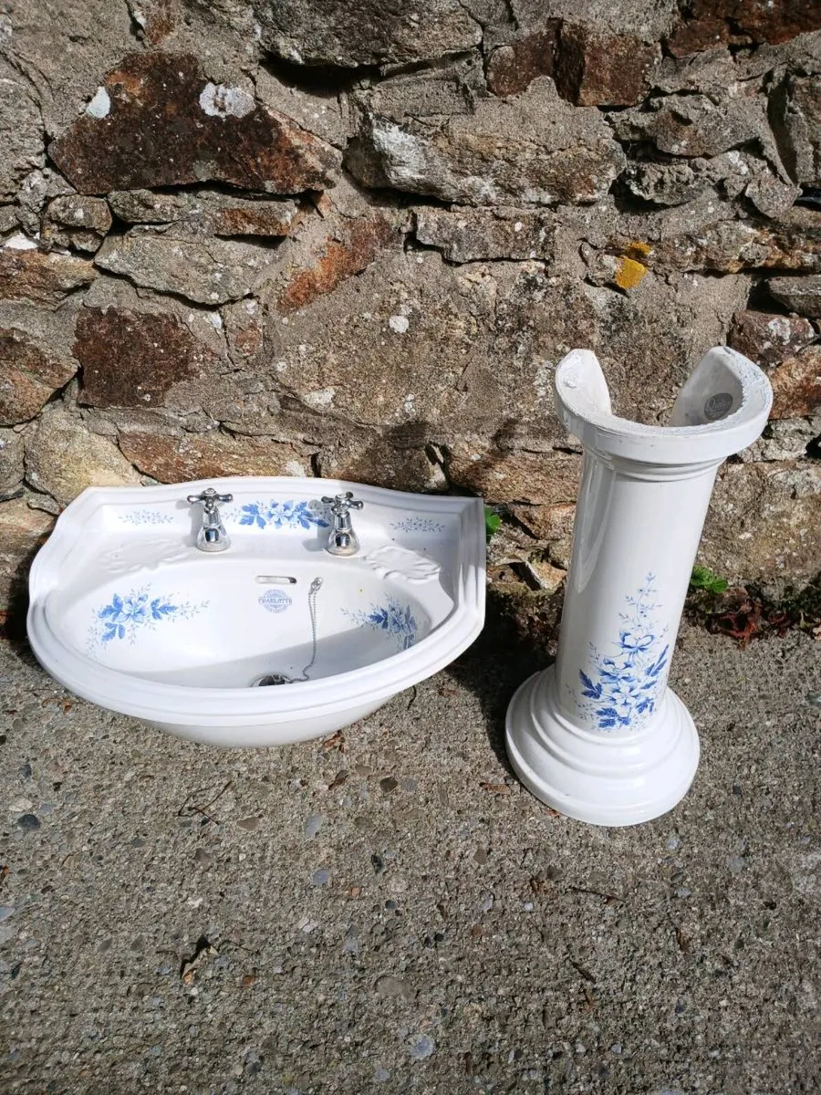 Floral sink & pedestal - Image 1