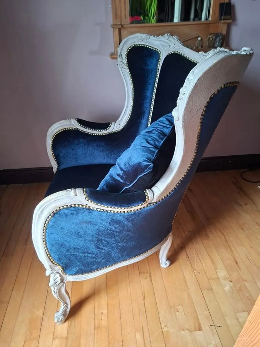 2X French Louis XV style wing-backed armchairs - Image 1