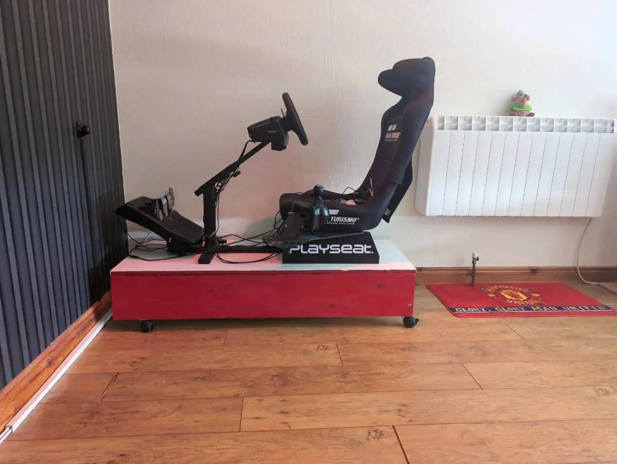 Racing chair with Logitech true force quail with p - Image 1