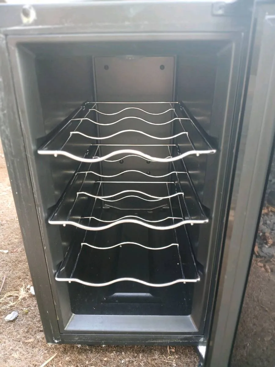 Wine cooler drinks fridge - Image 2