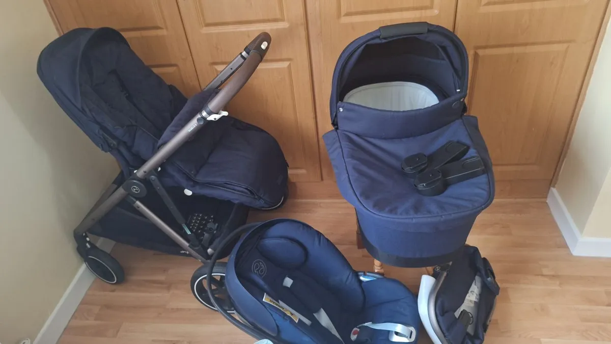 Complete Cybex 3 in 1 travel system - Image 4