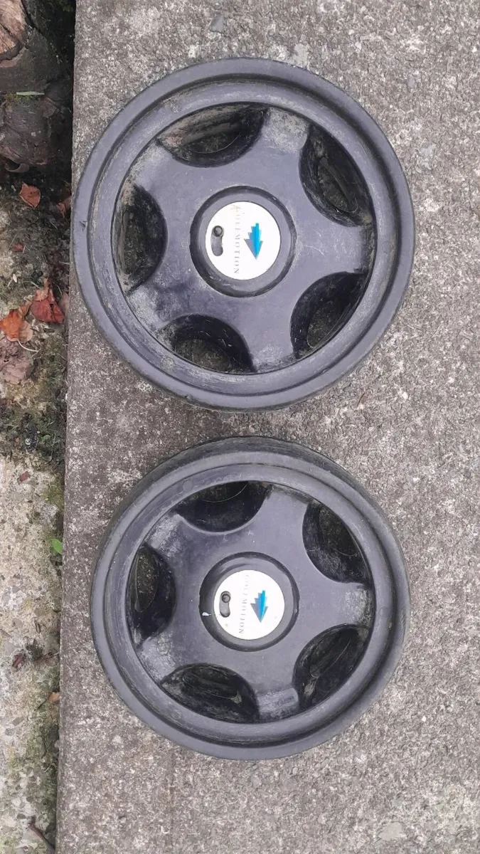 Electrick golf buggie wheels