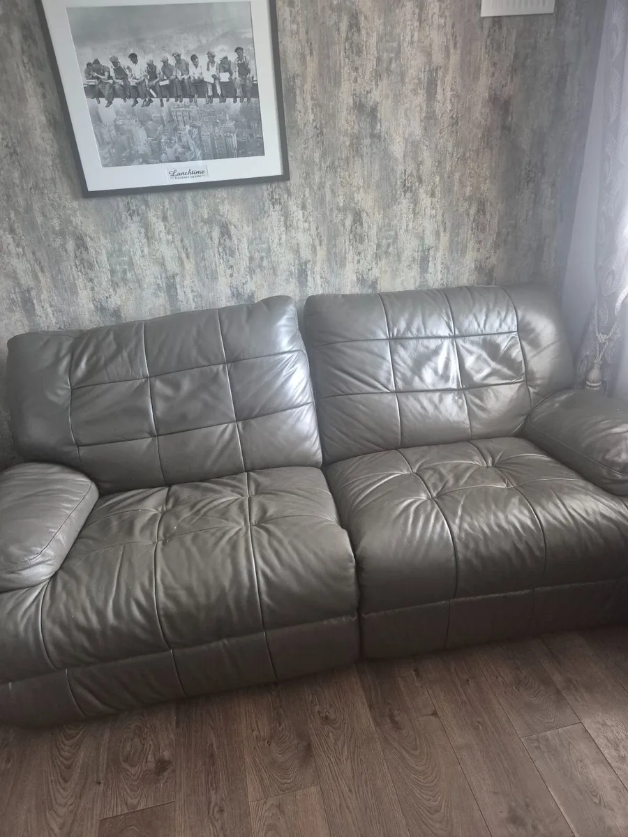 Couch - Image 4