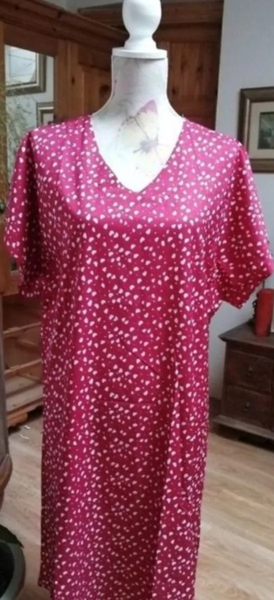 Red dress with love hearts.lovely light material - Image 1