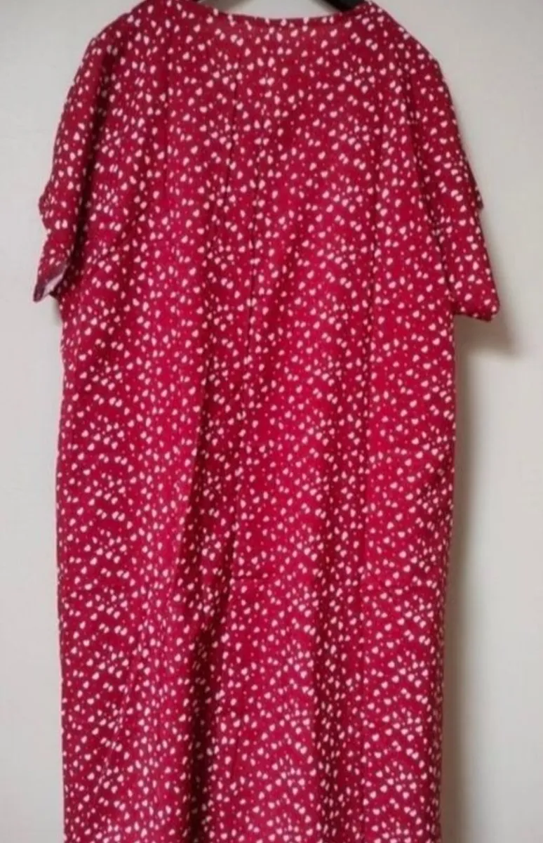 Red dress with love hearts.lovely light material - Image 3