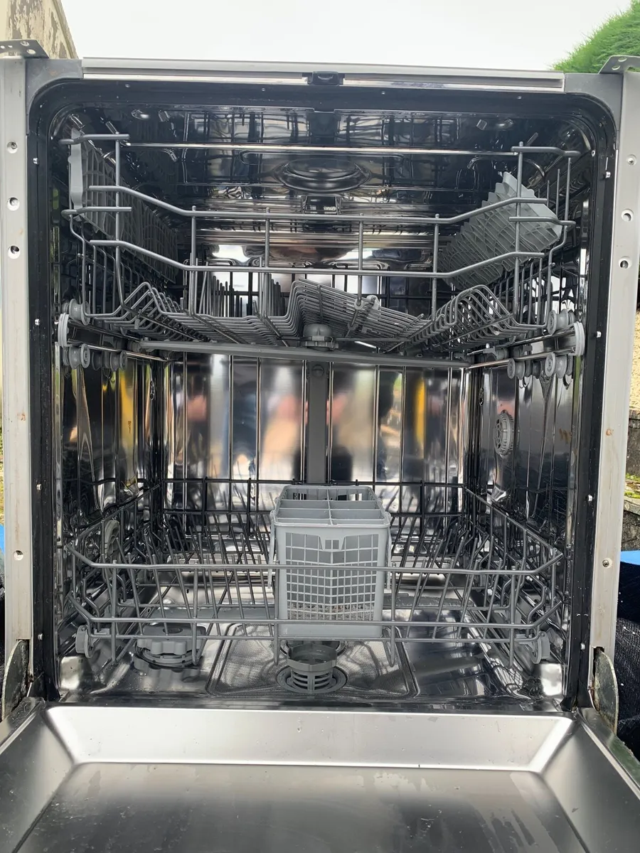 Dishwasher - Image 1