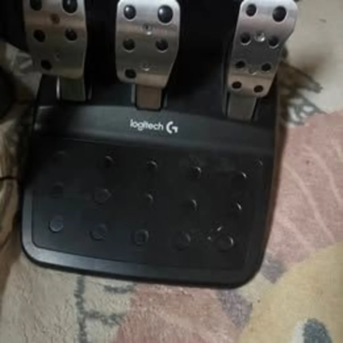 Logitech g920 steering wheel - Image 2