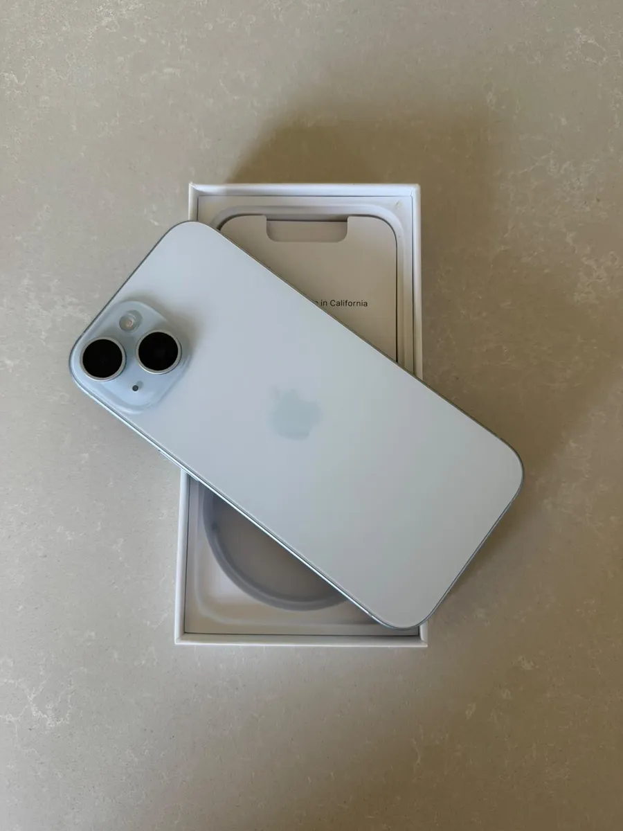 iPhone 15 - Image 1
