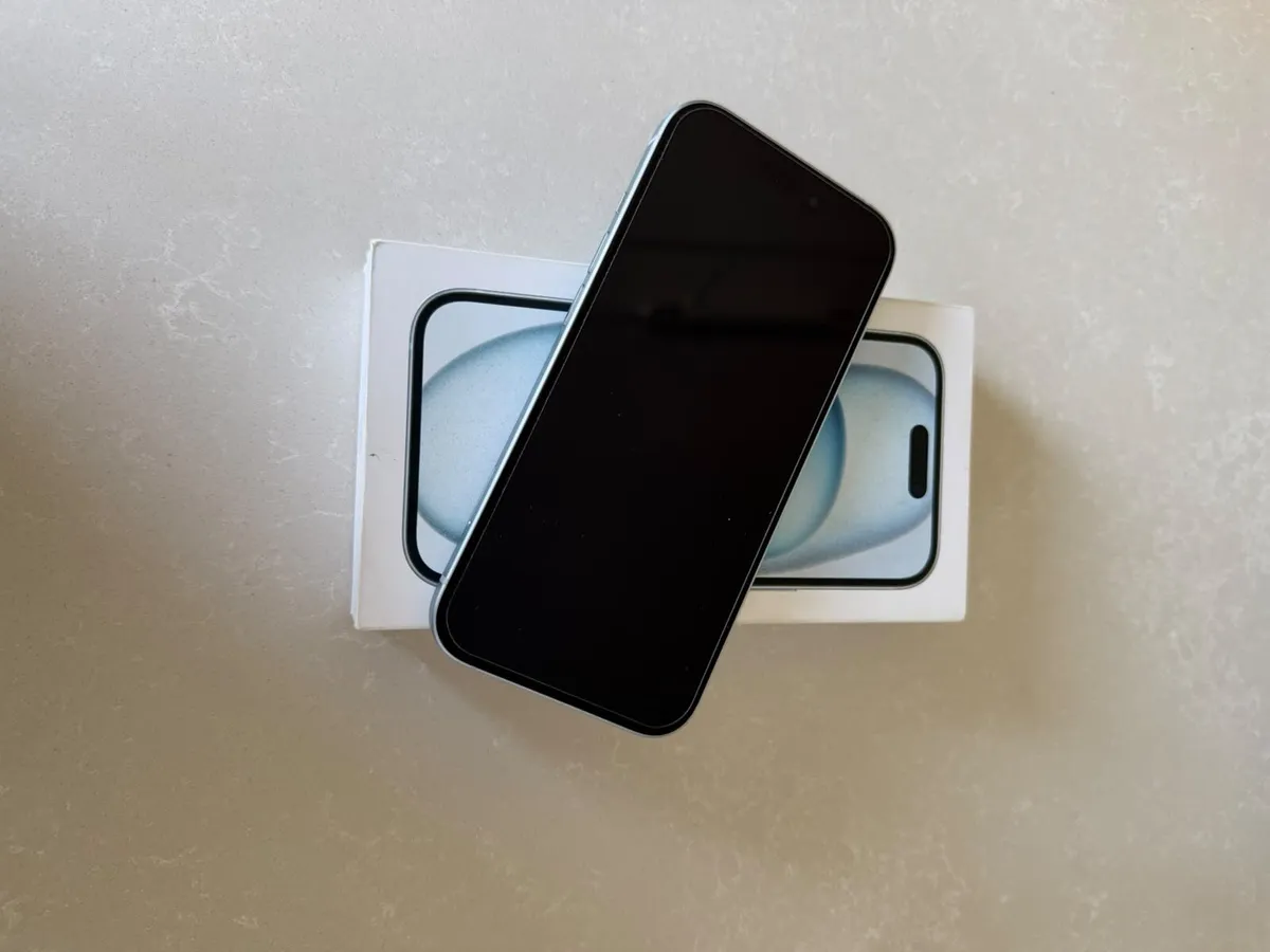 iPhone 15 - Image 2