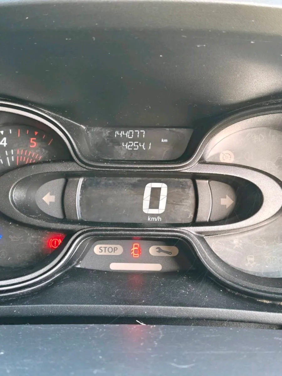 Nissan NV300 Campervan (LOW MILEAGE) - Image 2