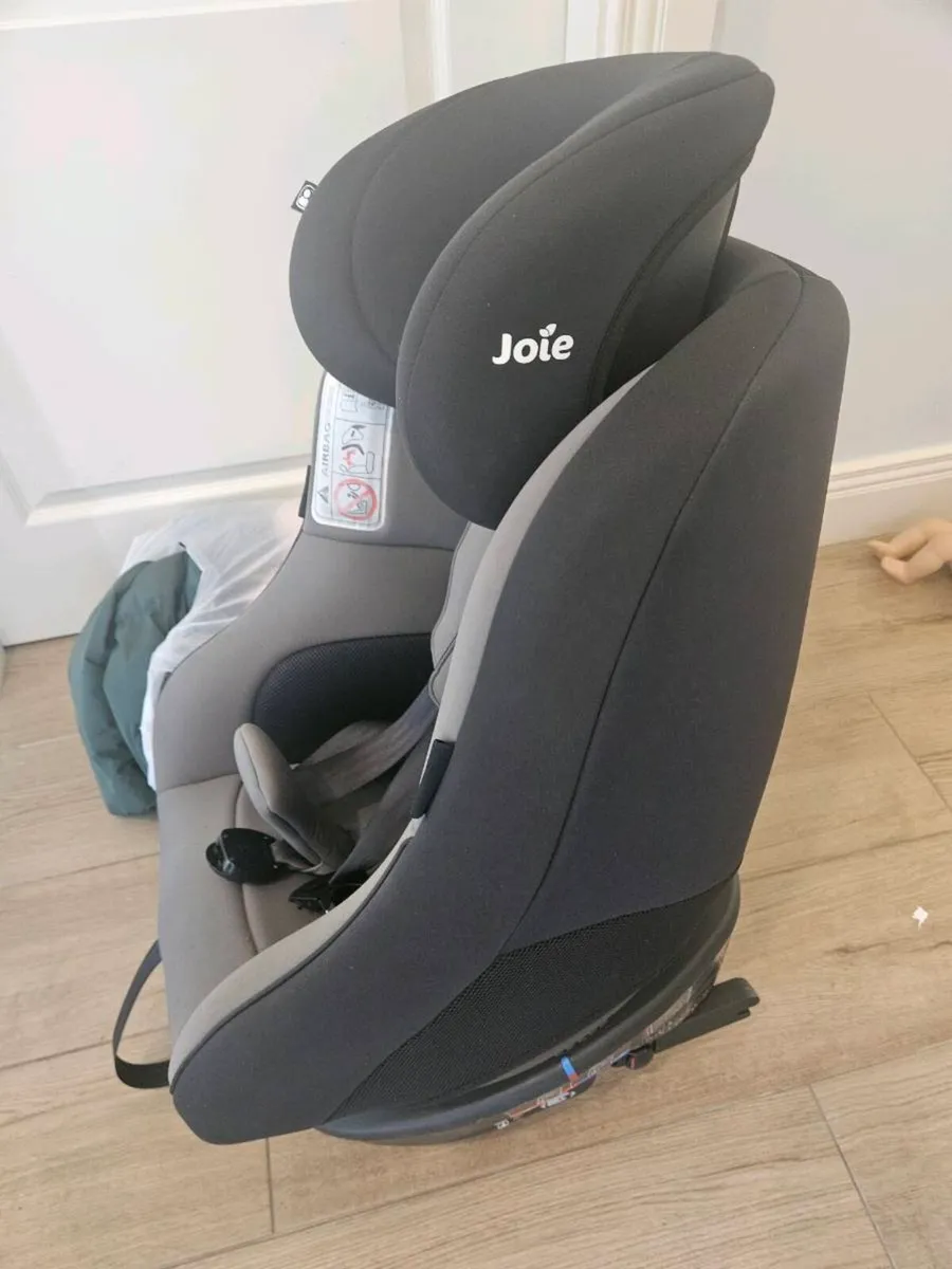 Car seat - Image 1