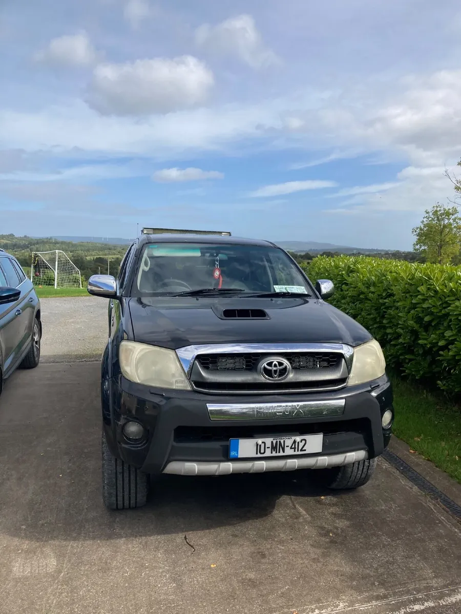 Toyota Hilux 2010 - Image 1