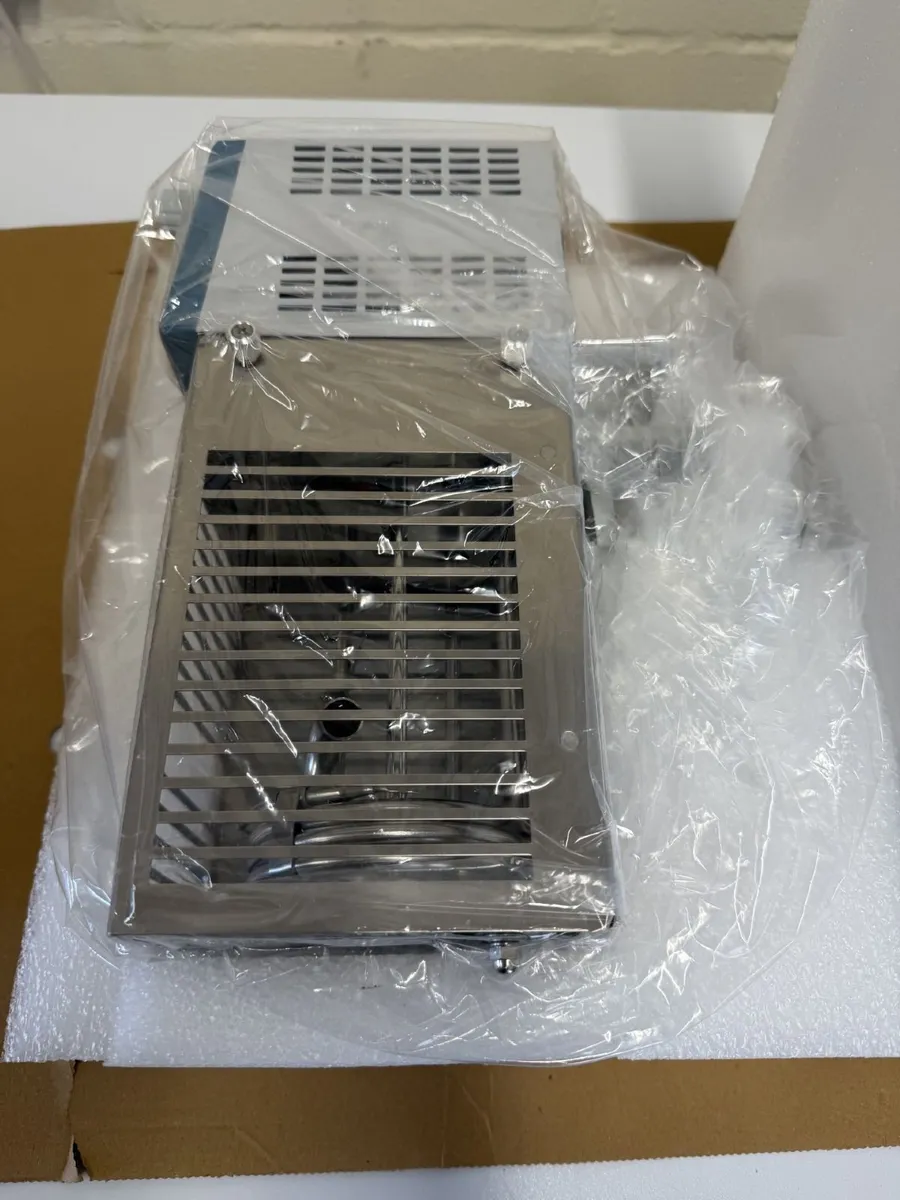 Brand NEW PolyScience Waterbath Sous vide Unit - Image 3