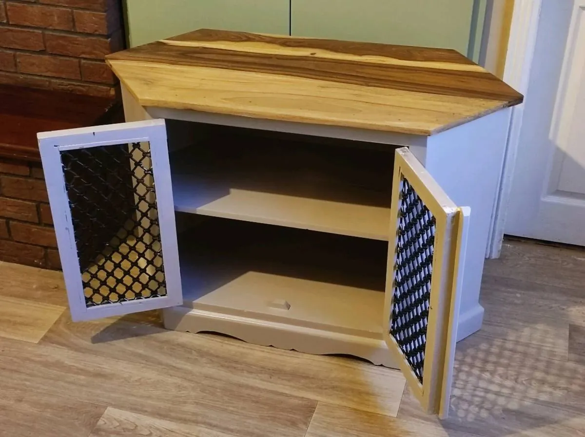 Tv stand/storage unit - Image 2