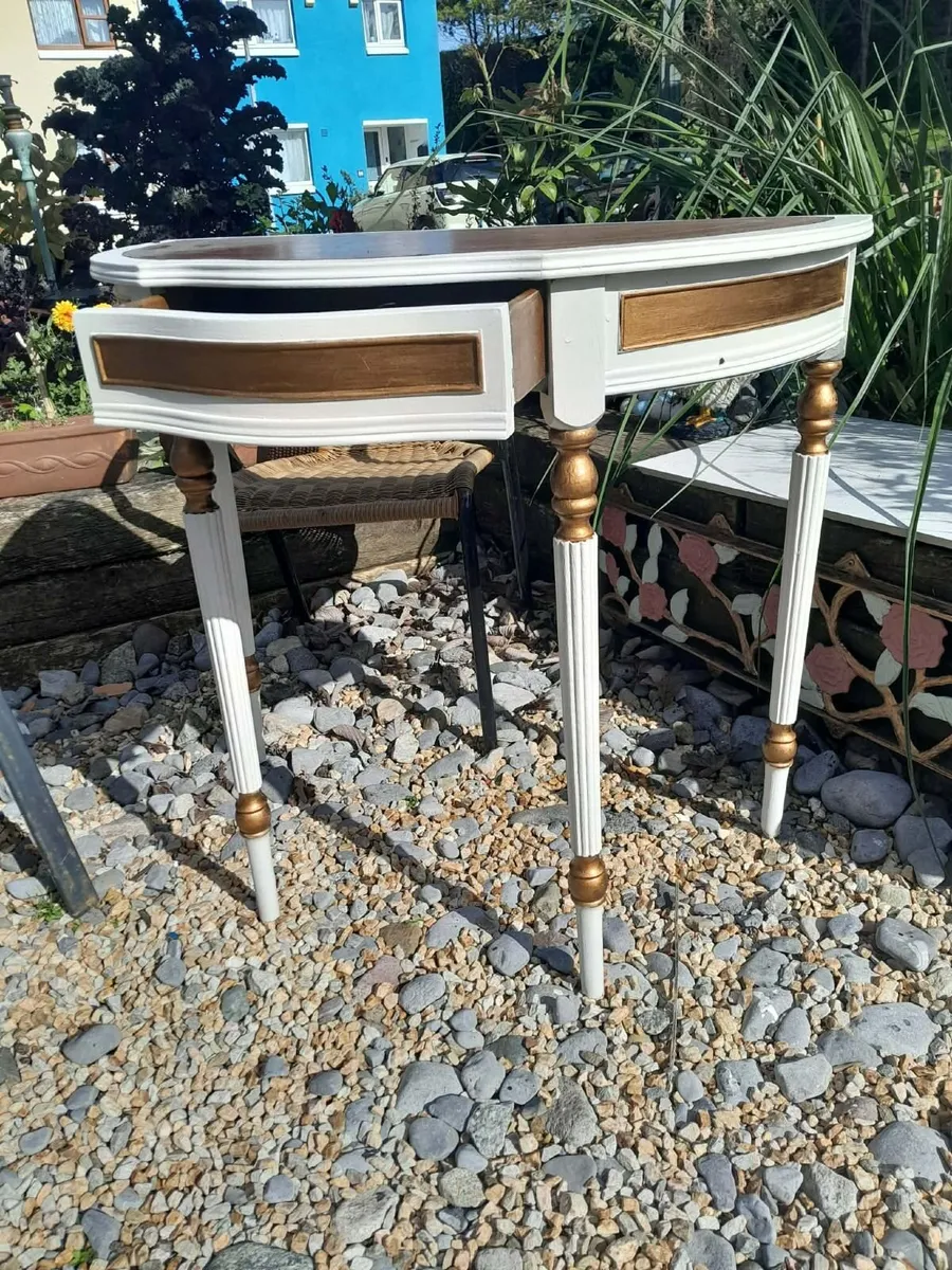 table - Image 2